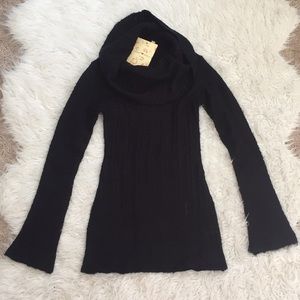 NWT Derek Heart Black Sweater